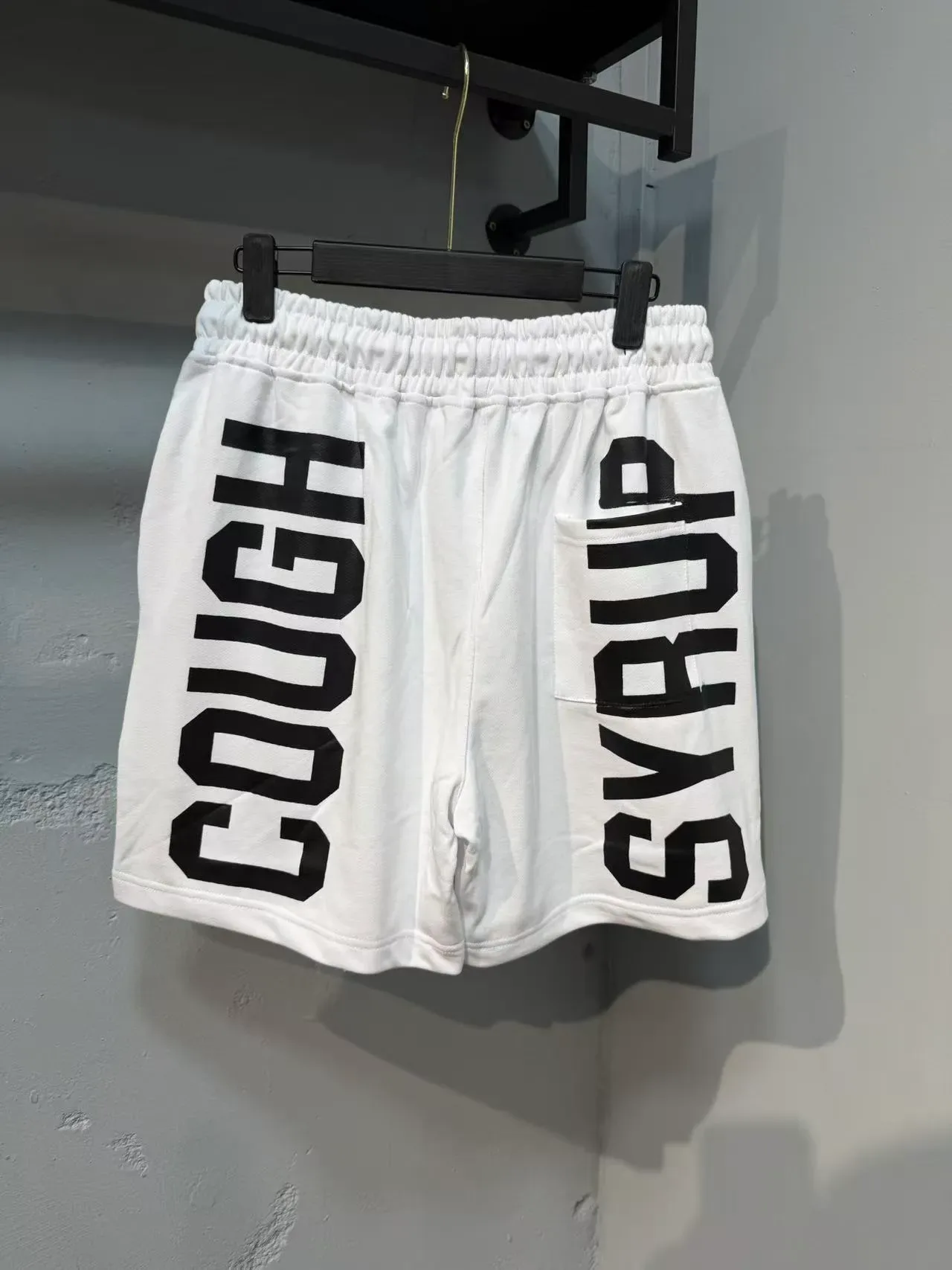 Shorts Text-Print Marrón o Blanco Ajuste Relaxed Fit Cintura con Cordón 12