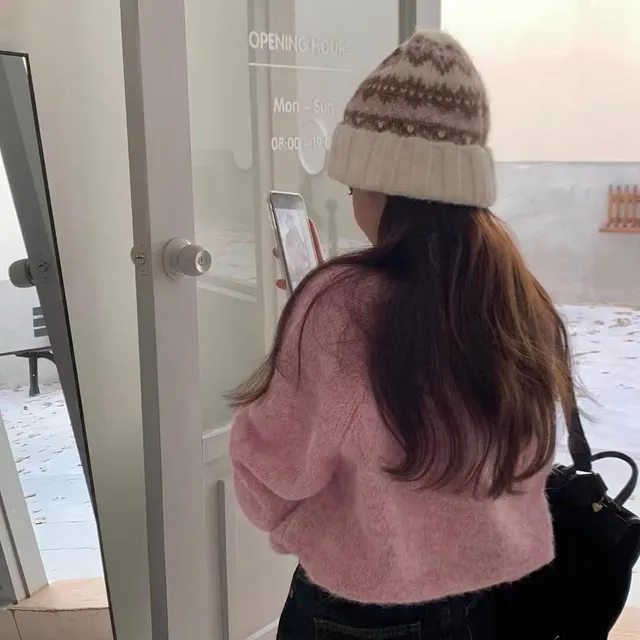 قبعة محبوكة Fair Isle بألوان كريم وباستيل 8