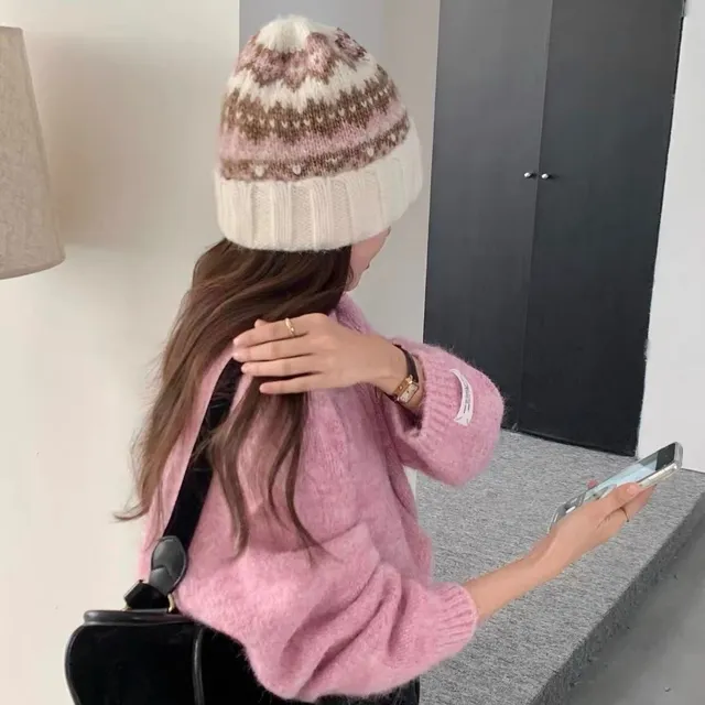 قبعة محبوكة Fair Isle بألوان كريم وباستيل 9
