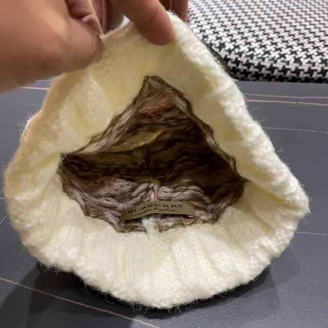 قبعة محبوكة Fair Isle بألوان كريم وباستيل 10