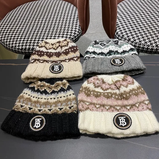 قبعة محبوكة Fair Isle بألوان كريم وباستيل 13