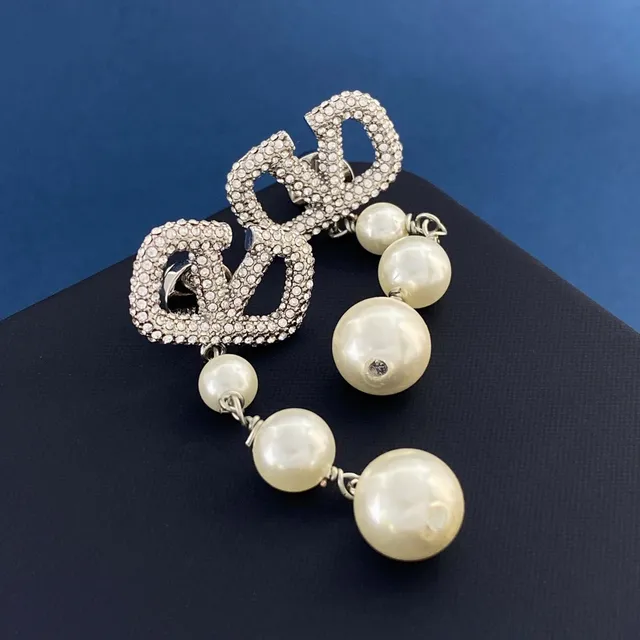 Crystal-Logo Multi-Pearl Dangle Earrings 2
