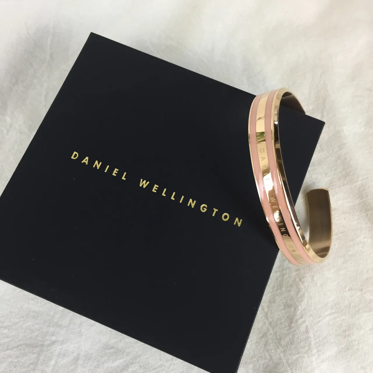 Daniel Wellington Classic Cuff Oro Rosa Rosa Negro Esmaltado Pulsera 3