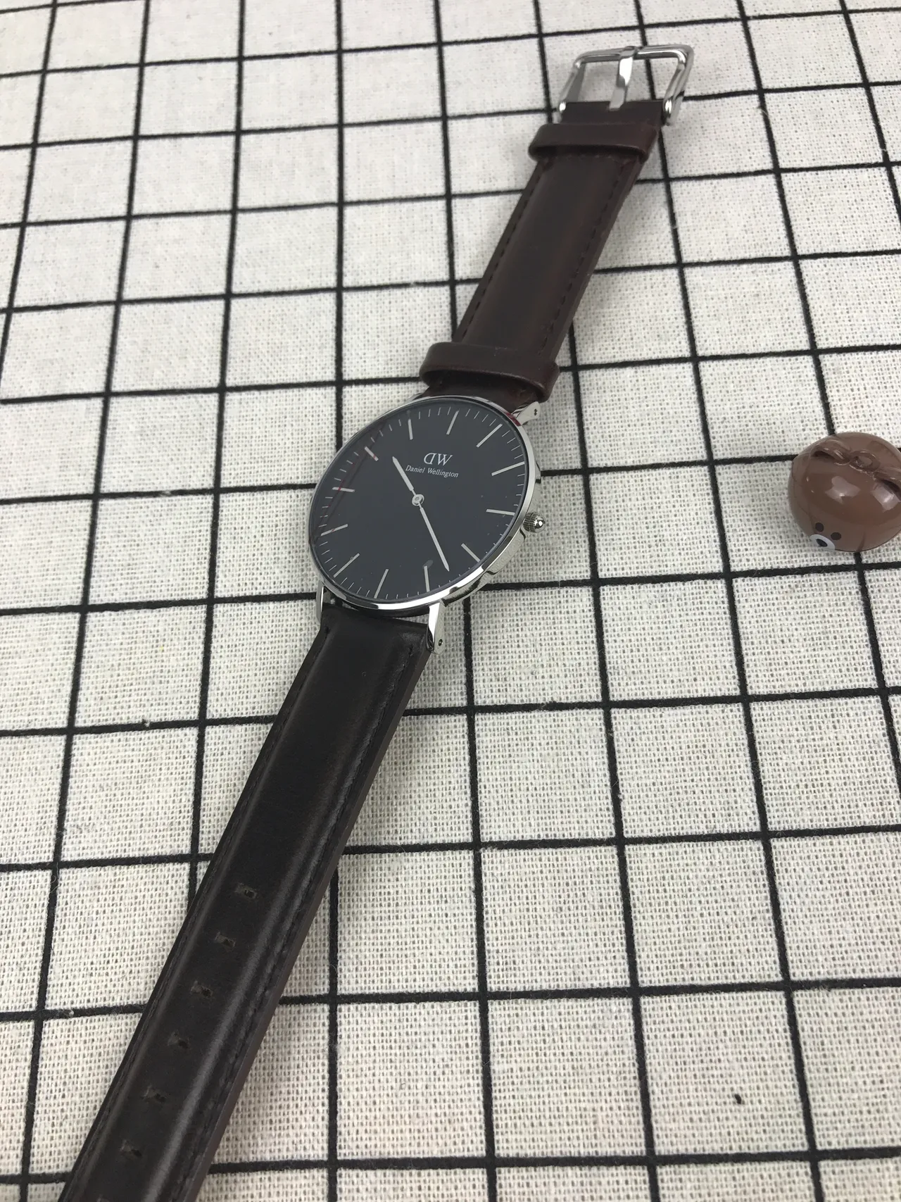 Daniel Wellington 经典极简黑色表盘棕色皮革表带石英手表 4