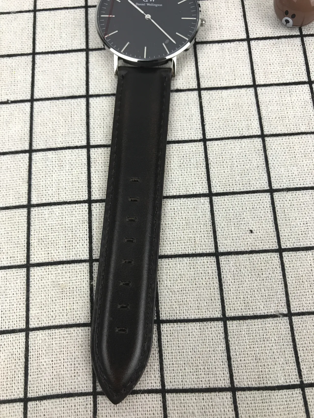 Daniel Wellington 经典极简黑色表盘棕色皮革表带石英手表 5