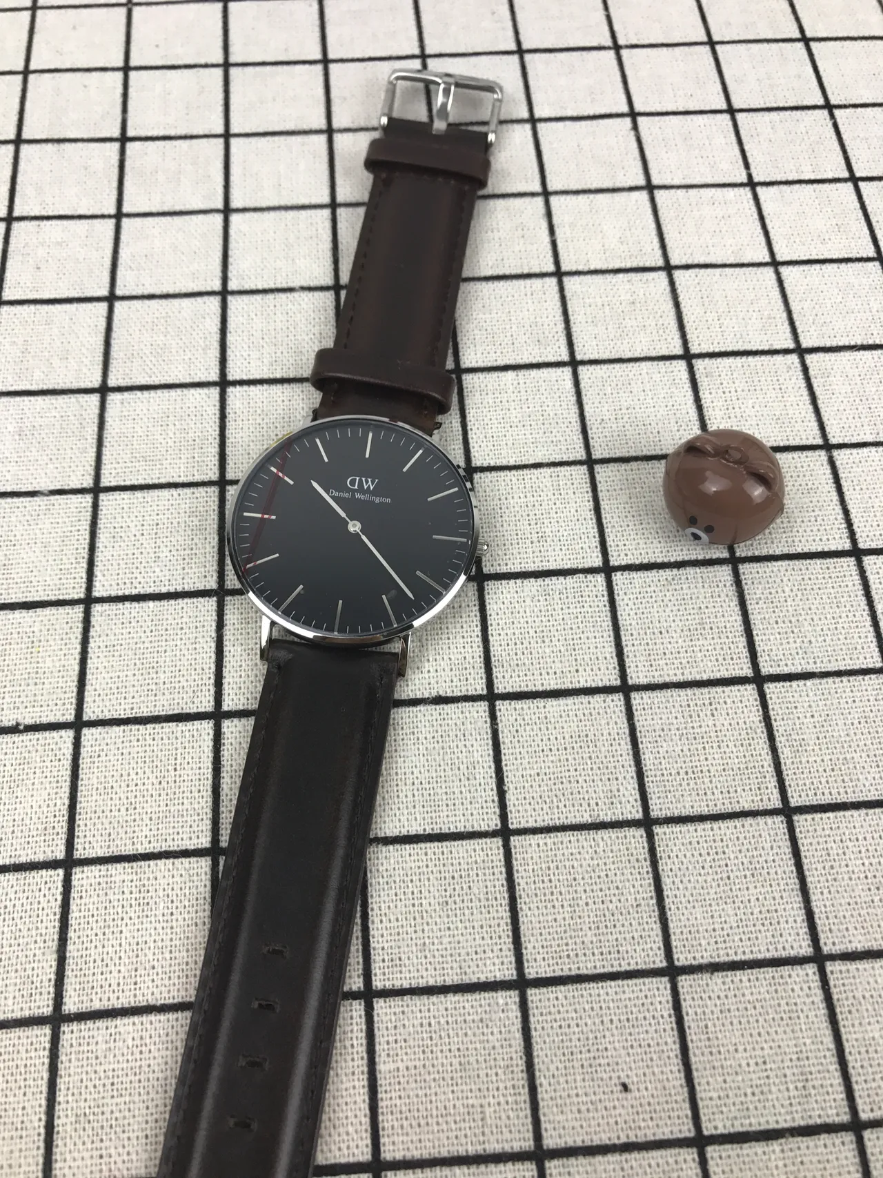 Daniel Wellington 经典极简黑色表盘棕色皮革表带石英手表 6