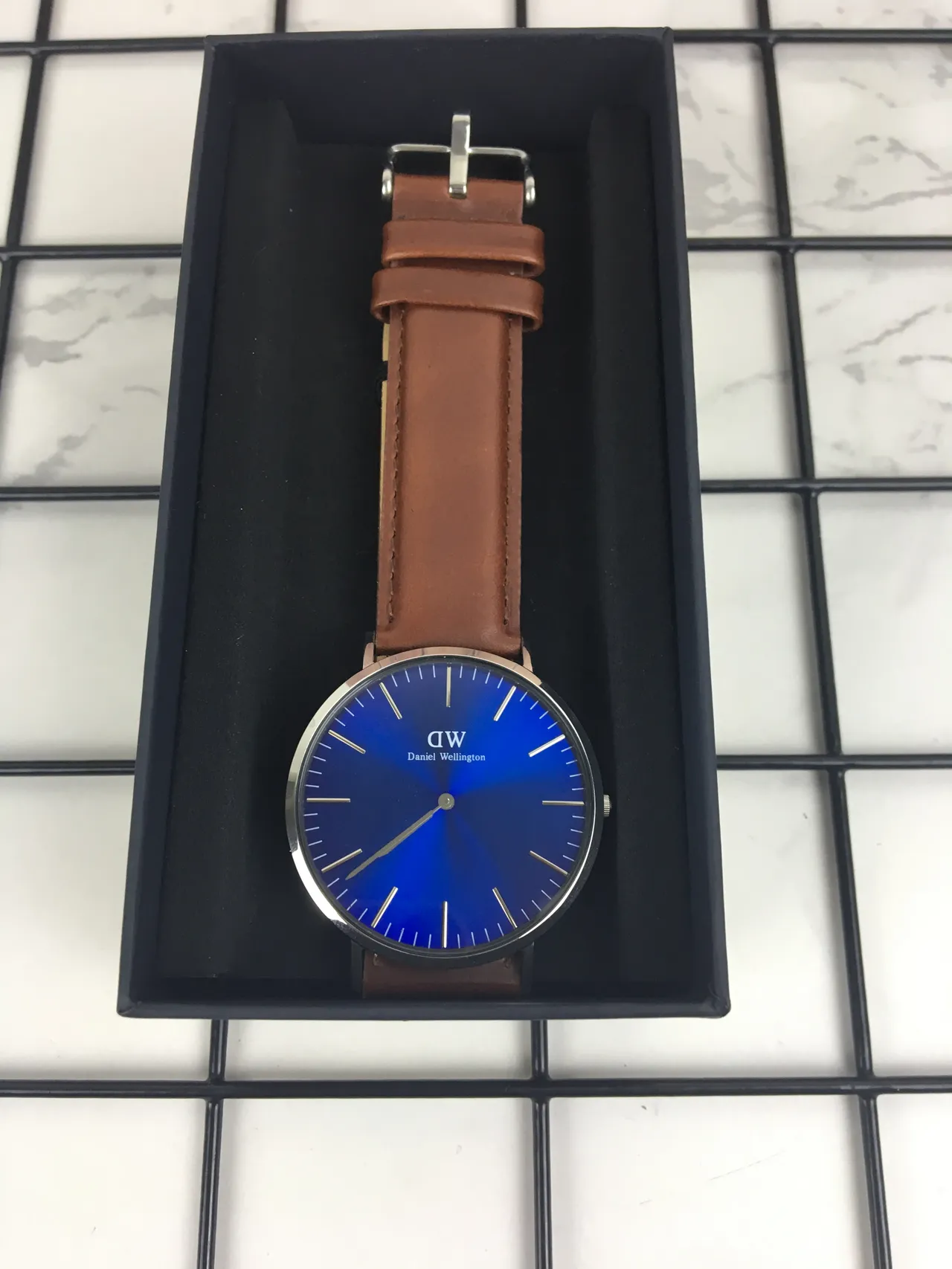 Daniel Wellington Icon 蓝色表盘 棕色皮革表带 石英手表 3