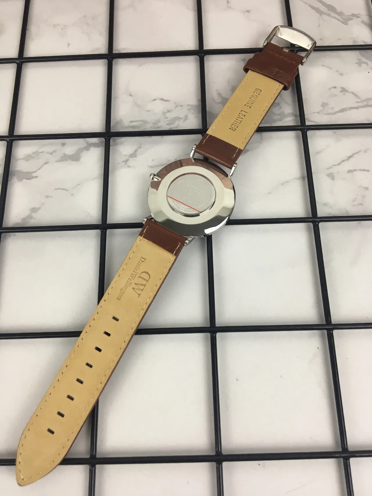 Daniel Wellington Icon 蓝色表盘 棕色皮革表带 石英手表 4