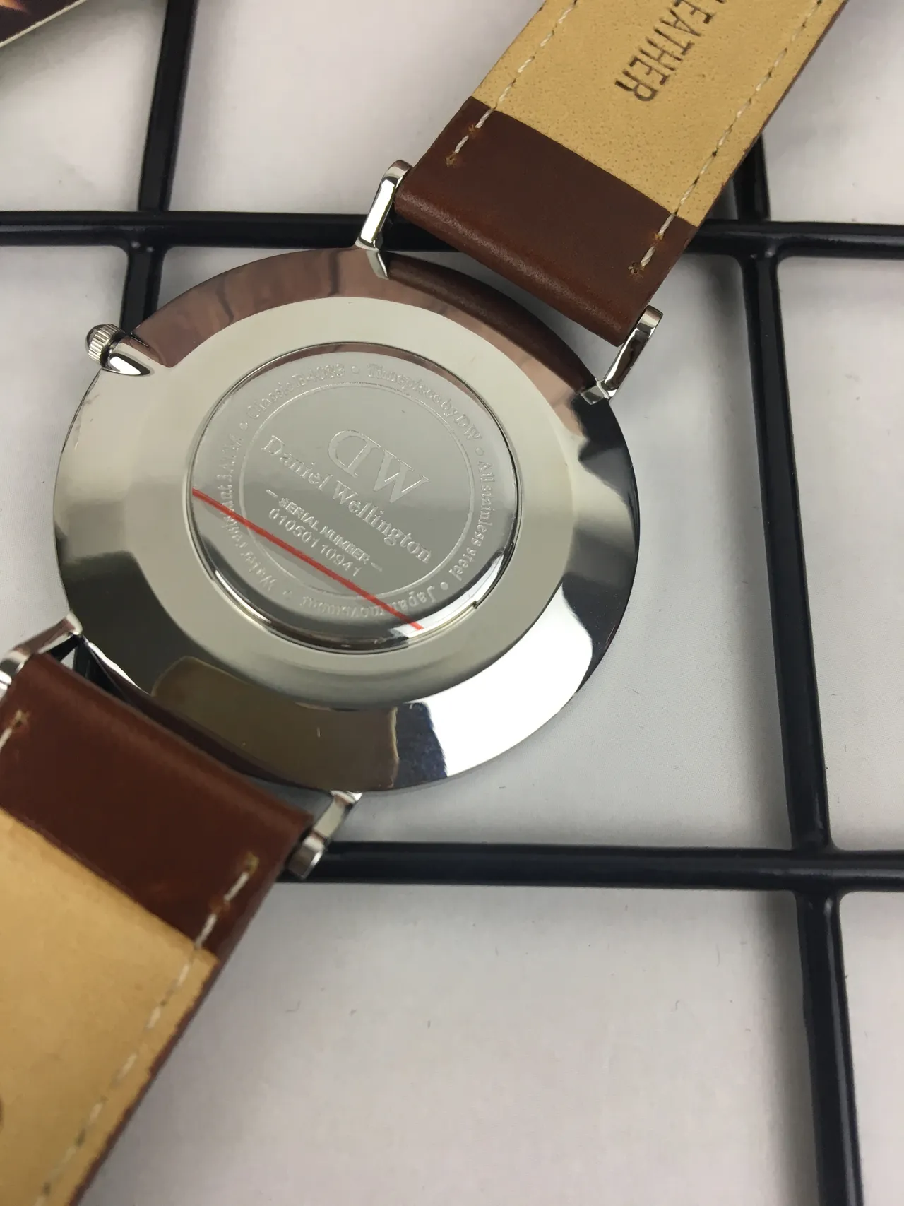 Daniel Wellington Icon 蓝色表盘 棕色皮革表带 石英手表 6