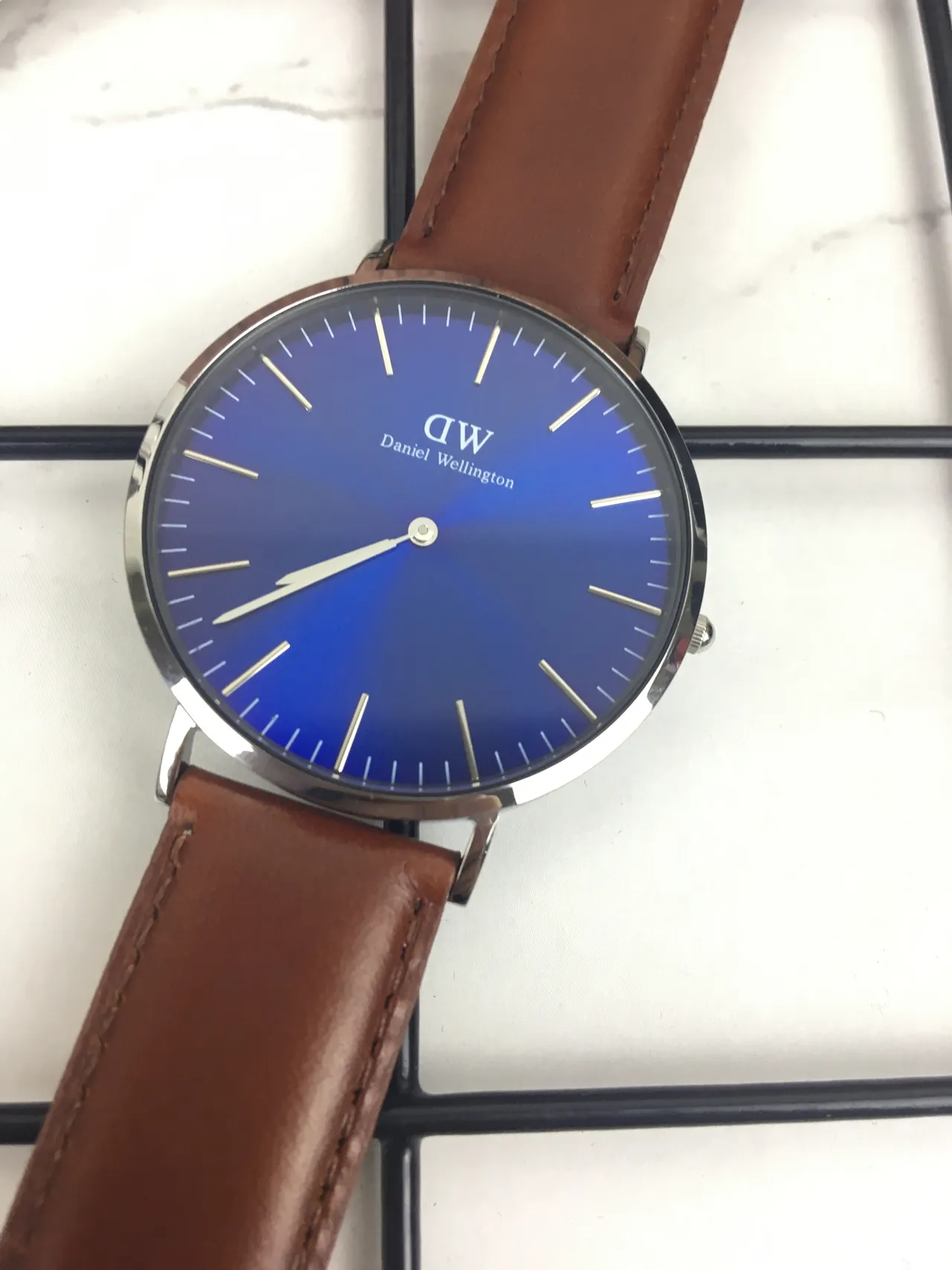 Daniel Wellington Icon 蓝色表盘 棕色皮革表带 石英手表 7