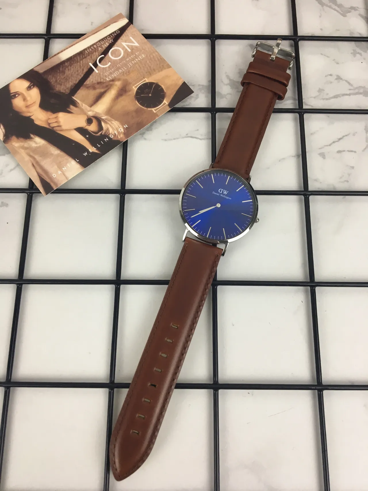 Daniel Wellington Icon 蓝色表盘 棕色皮革表带 石英手表 8