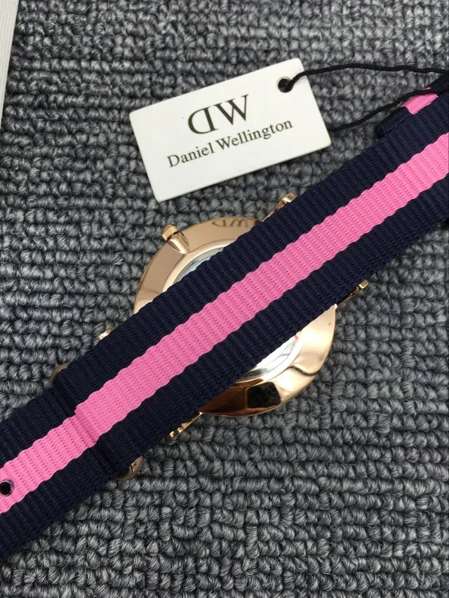 Daniel Wellington Cadran Minimaliste Blanc Marine Marqueurs d'Heure en Cristal Montre à Quartz 2