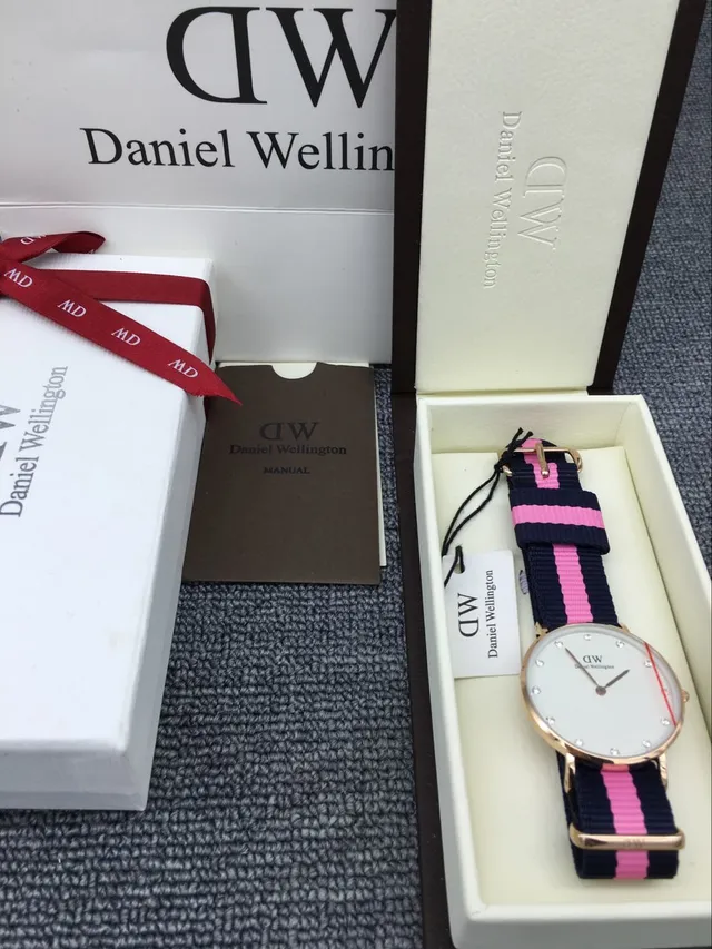 Daniel Wellington Cadran Minimaliste Blanc Marine Marqueurs d'Heure en Cristal Montre à Quartz 5