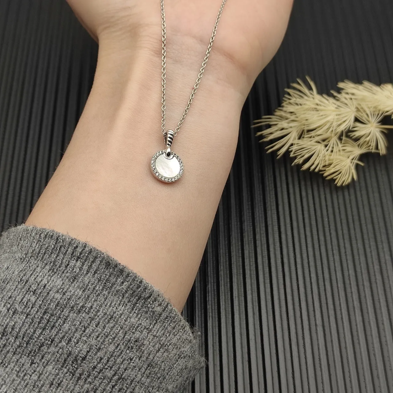 David Yurman Cable Collection اللؤلؤ الطبيعي والماس Pavé Diamond الديسك قلادة 7