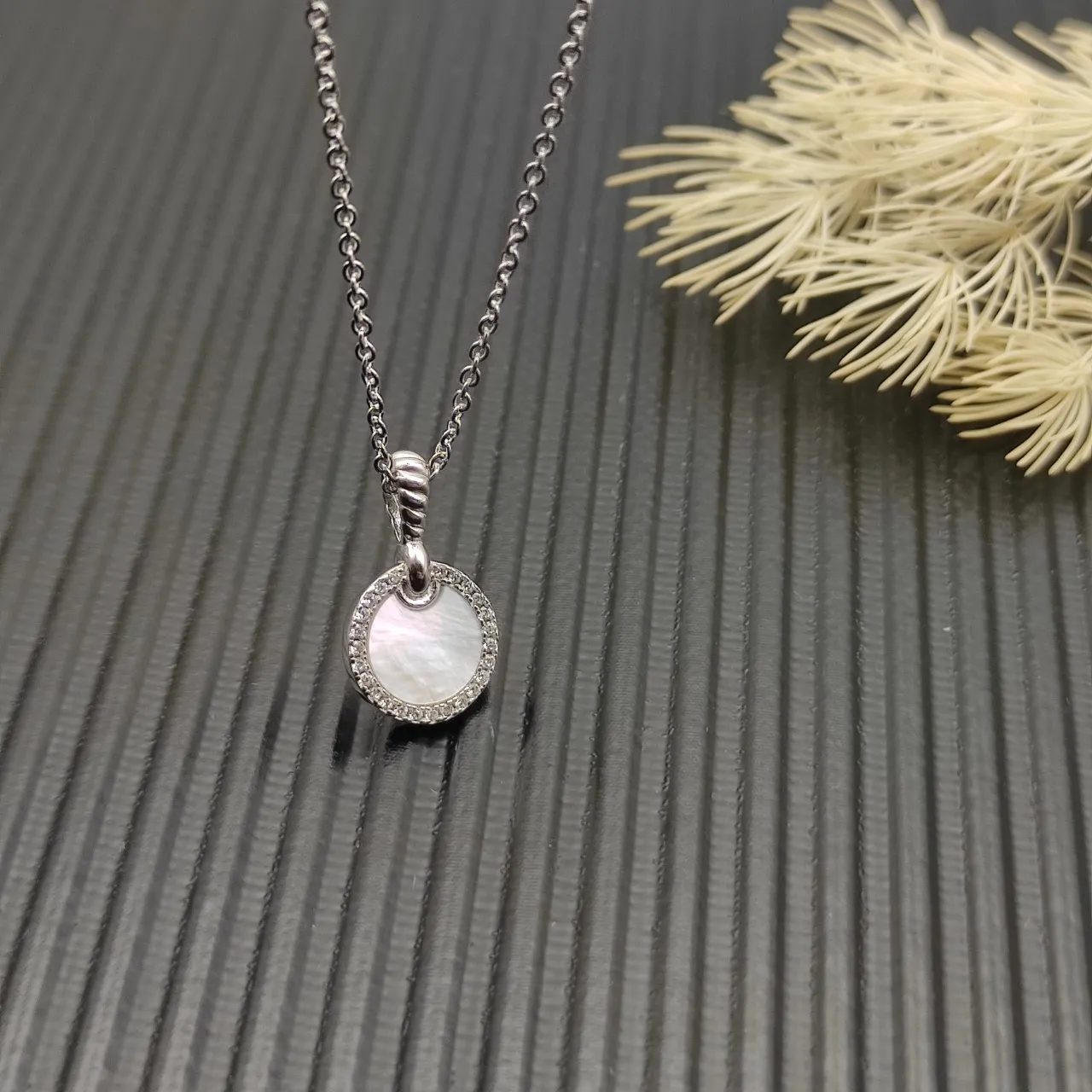 David Yurman Cable Collection اللؤلؤ الطبيعي والماس Pavé Diamond الديسك قلادة 8