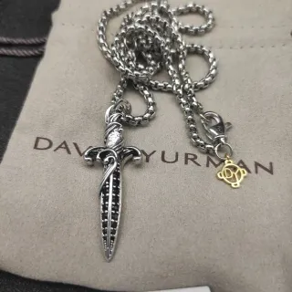David Yurman Dagger रू्पाली कालो प्याभे स्टोन पेन्डेन्ट नेकलेश