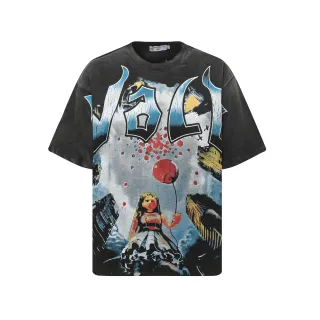 Camiseta oversize negra desgastada con estampado gráfico