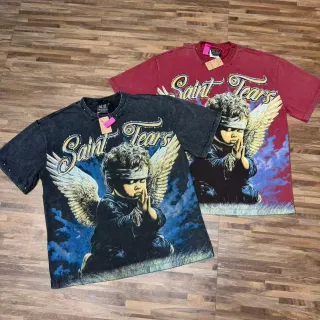 Camiseta oversized con estampado gráfico desgastado