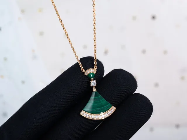 Fan-Shaped Malachite and Pavé Stone Gold-Tone Necklace 6