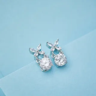Brincos pendentes com motivo floral em cristal redondo