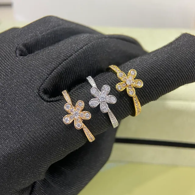 Flower-Shaped Pavé Five-Petal Stackable Rings 6