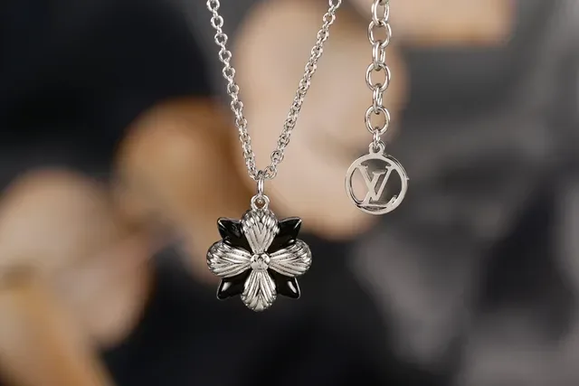 Gold Black Chain Enamel Flower Pendant Necklace 2