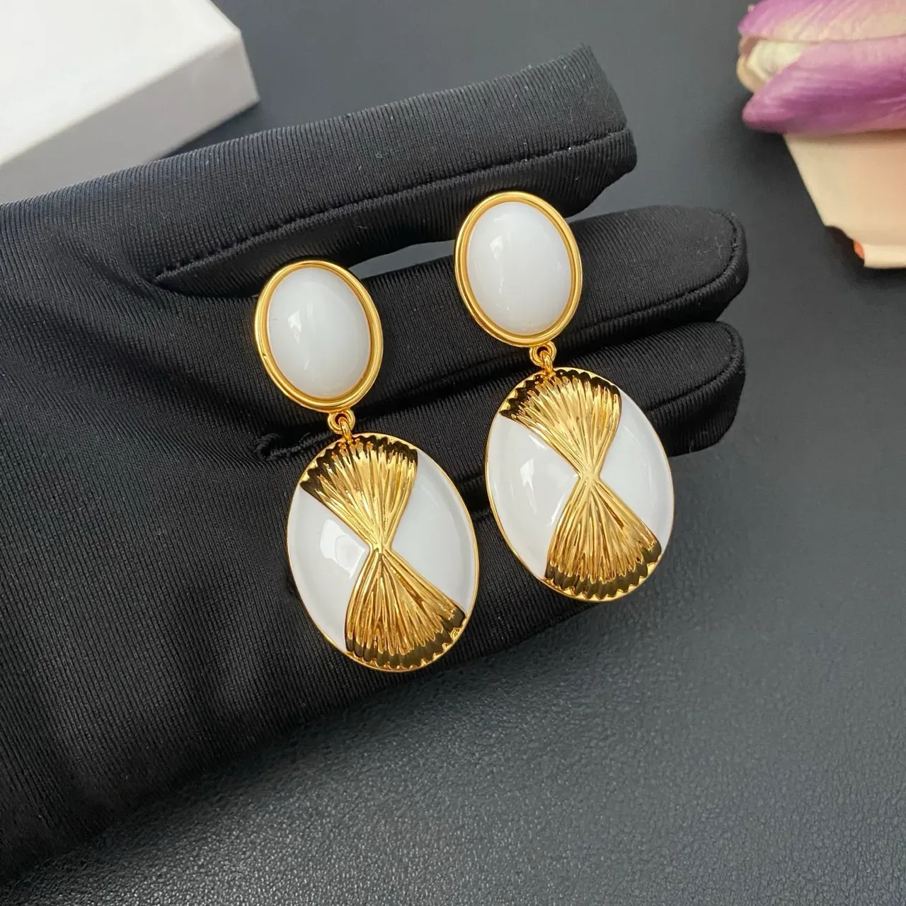 Gold Black Double-Oval Drop Fan Motif Earrings 5