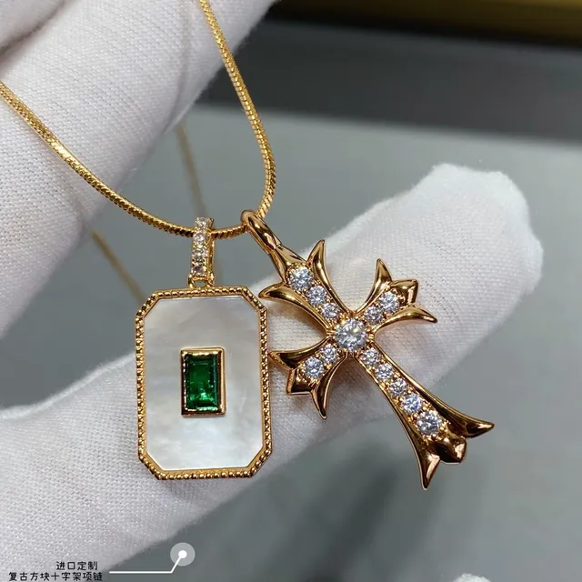 Gold Green Dual-Pendant Necklace 3