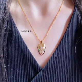 সোনালি সবুজ সাপের মাথার পেন্ডেন্ট Pavé-Set পাথরের নেকলেস