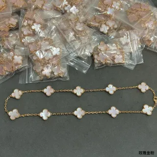Gold Pink Chain Clover-Shaped Mother-of-Pearl Pendants Necklace