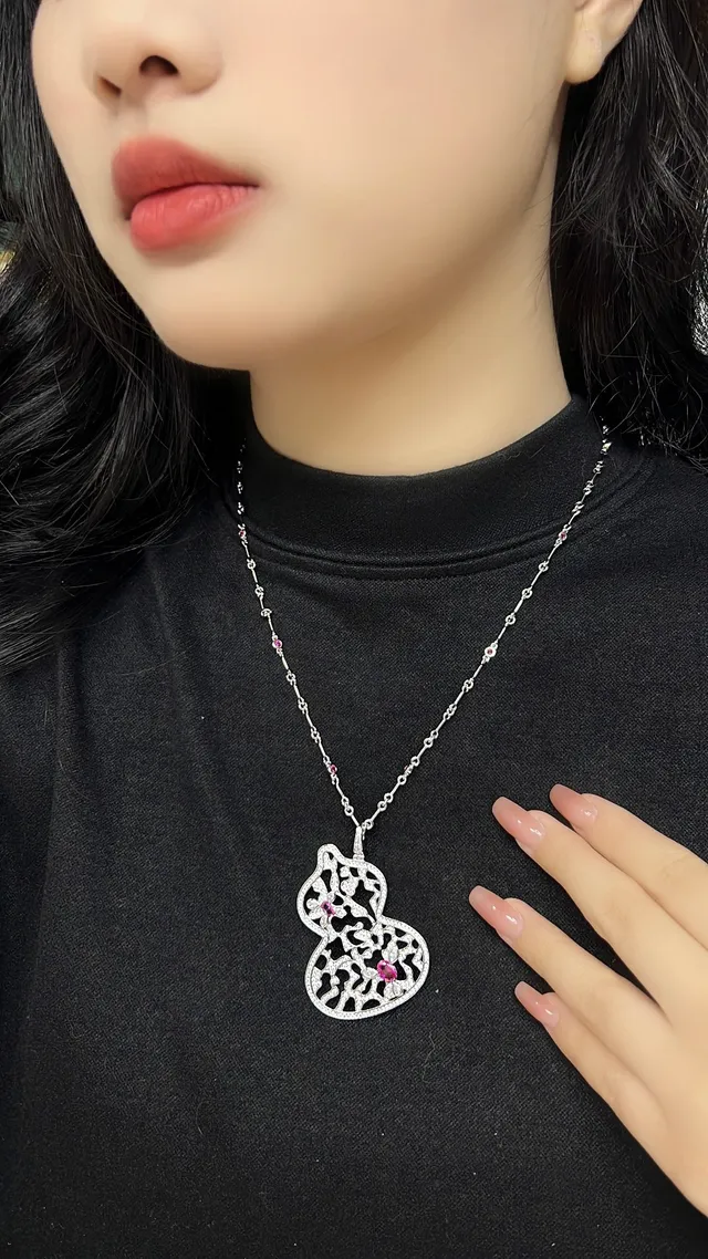 Gold Pink Gourd-Shaped Filigree Openwork Necklace 8