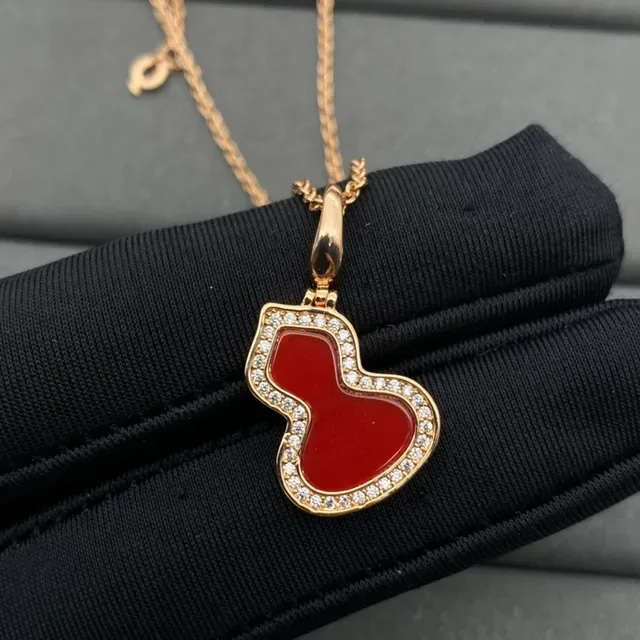 Gold Red Chain Heart-Shaped Pendant Necklace 4