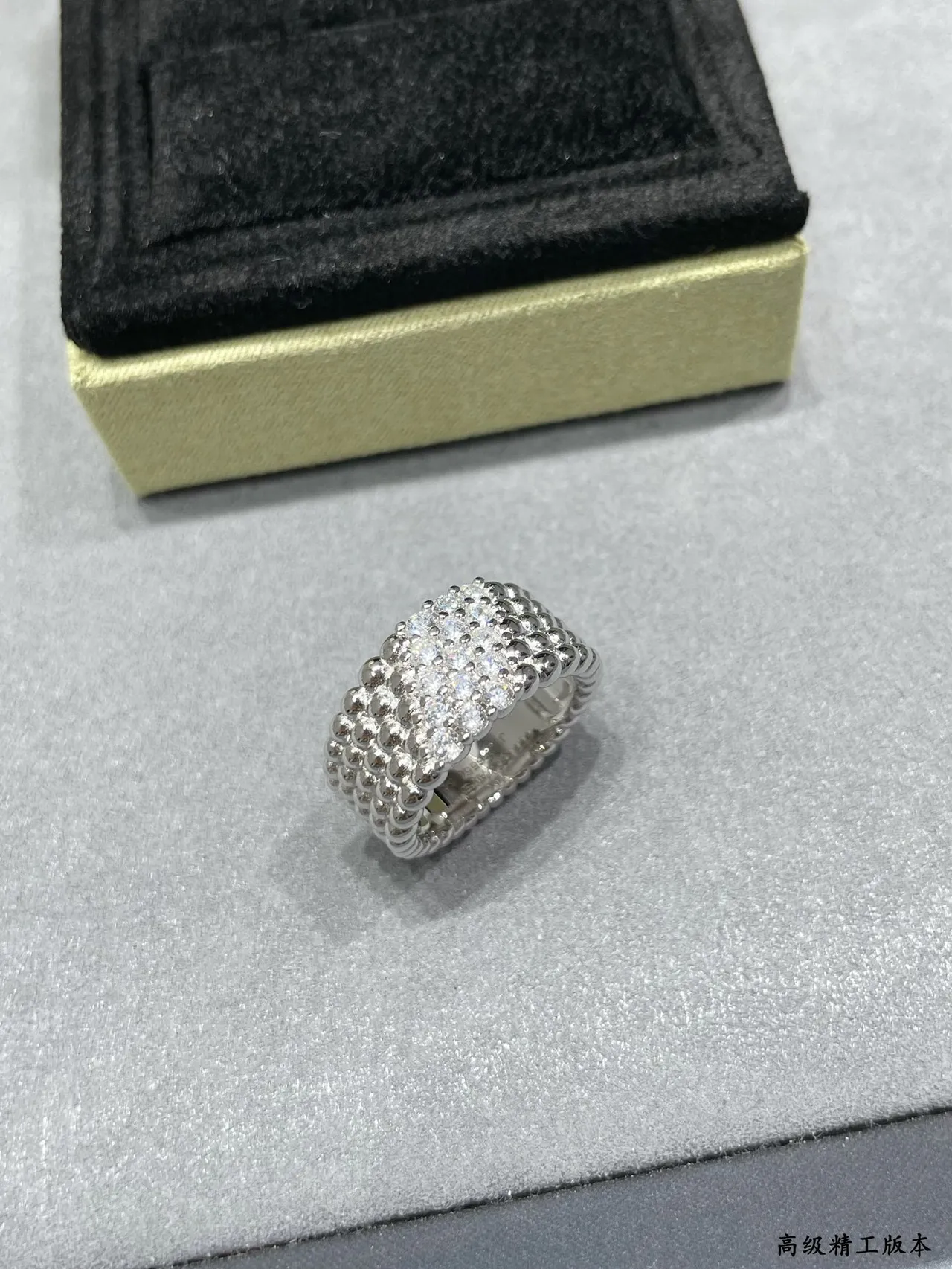 Gold Silver Beaded Band Pavé-Set Stones Ring 3