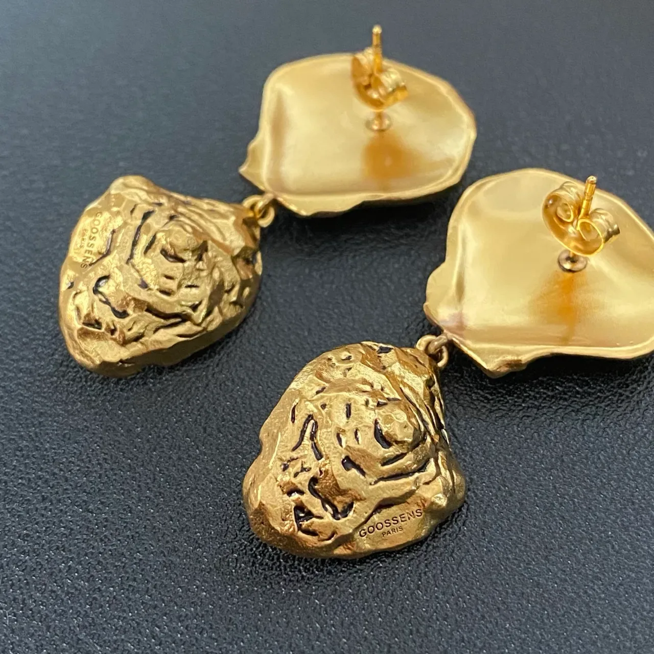Gold-Tone Shell and Pearl Dangling Earrings 4