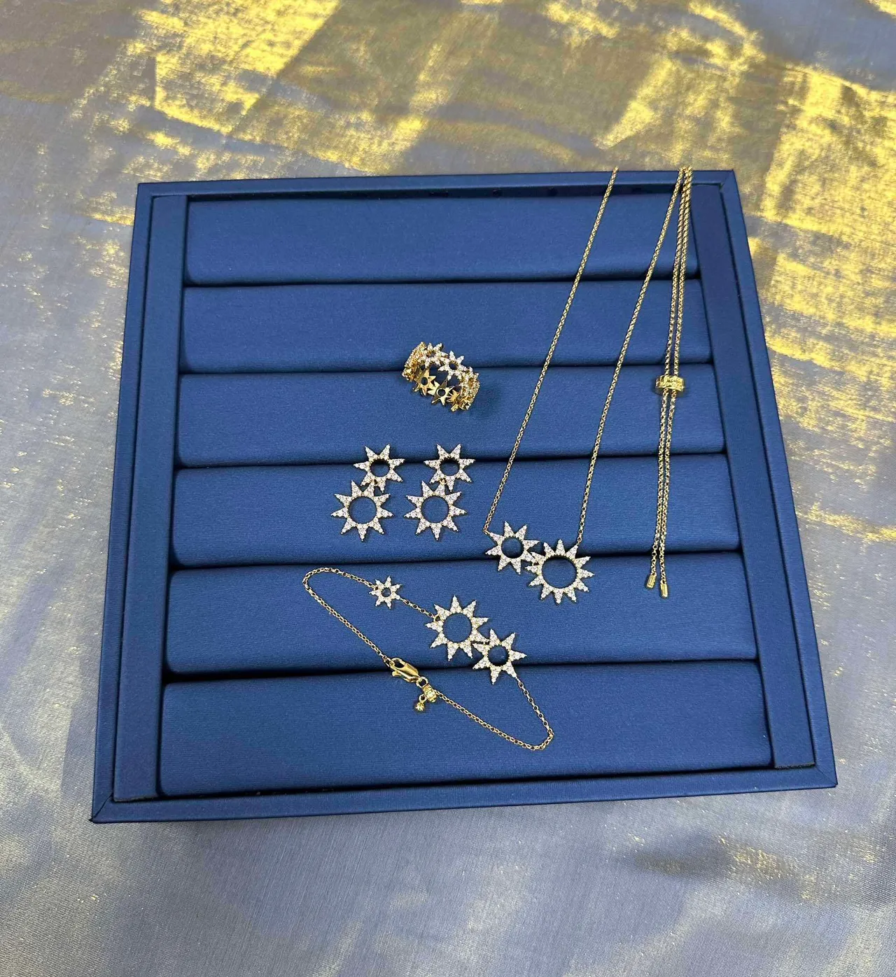 Boucles d'oreilles en cristal pavé étoile doré à double niveau 5