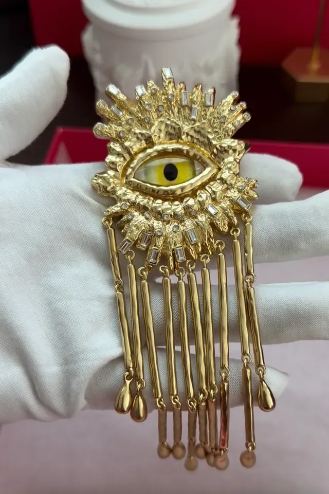 Gold Yellow Metal Eye Motif Centerpiece Brooch 4