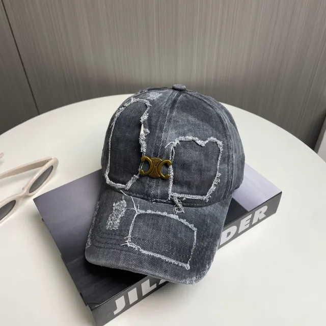 Casquette de baseball en denim gris doré distressed avec détail de bord effiloché 2