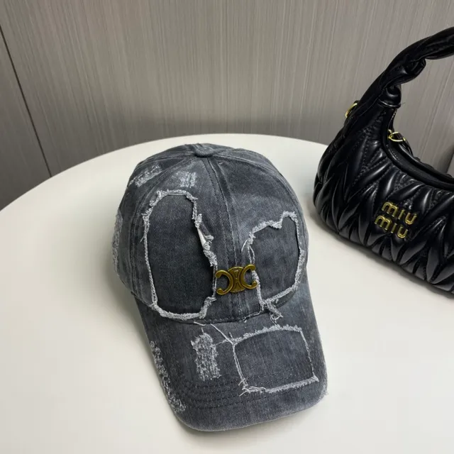 Casquette de baseball en denim gris doré distressed avec détail de bord effiloché 3