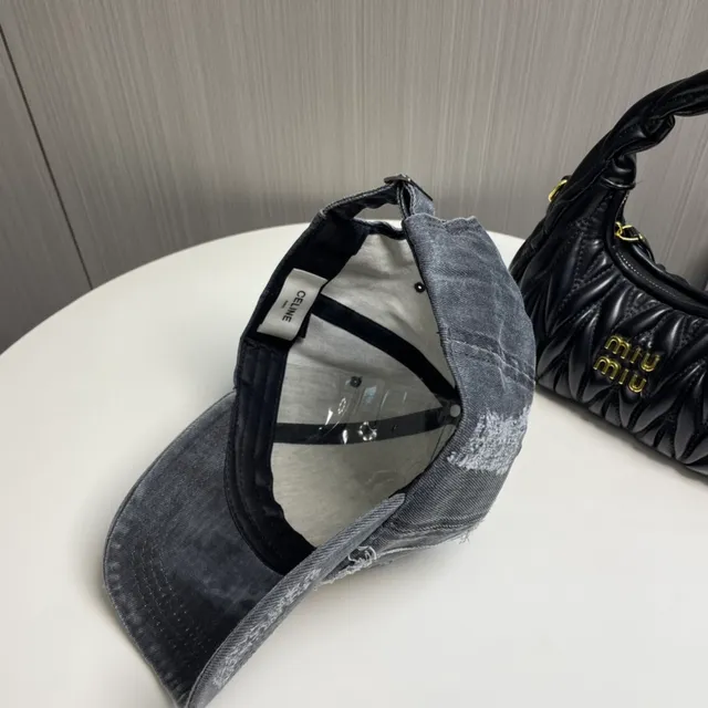 Casquette de baseball en denim gris doré distressed avec détail de bord effiloché 7