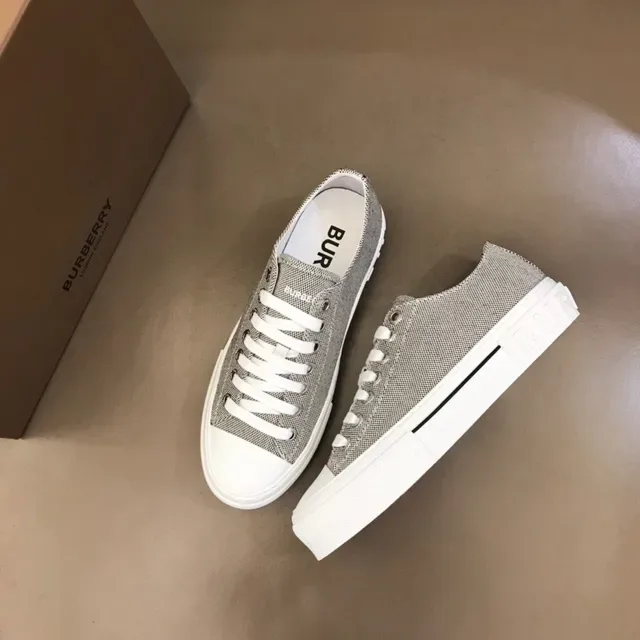 Gray White Low-Top Textured Canvas Upper Sneakers 6