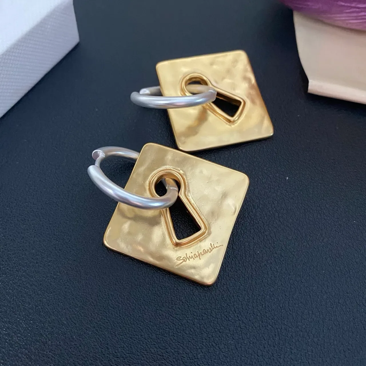 Hammered Gold Keyhole Square Earrings 4