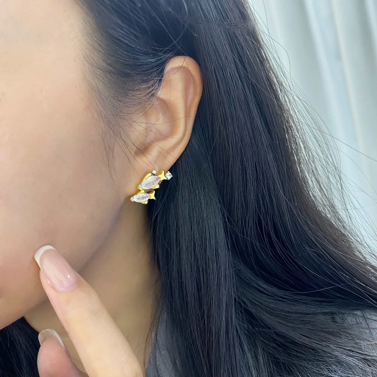 HEFANG Fish-Shaped Marquise-Cut Stone Gold-Tone Stud Earrings 3