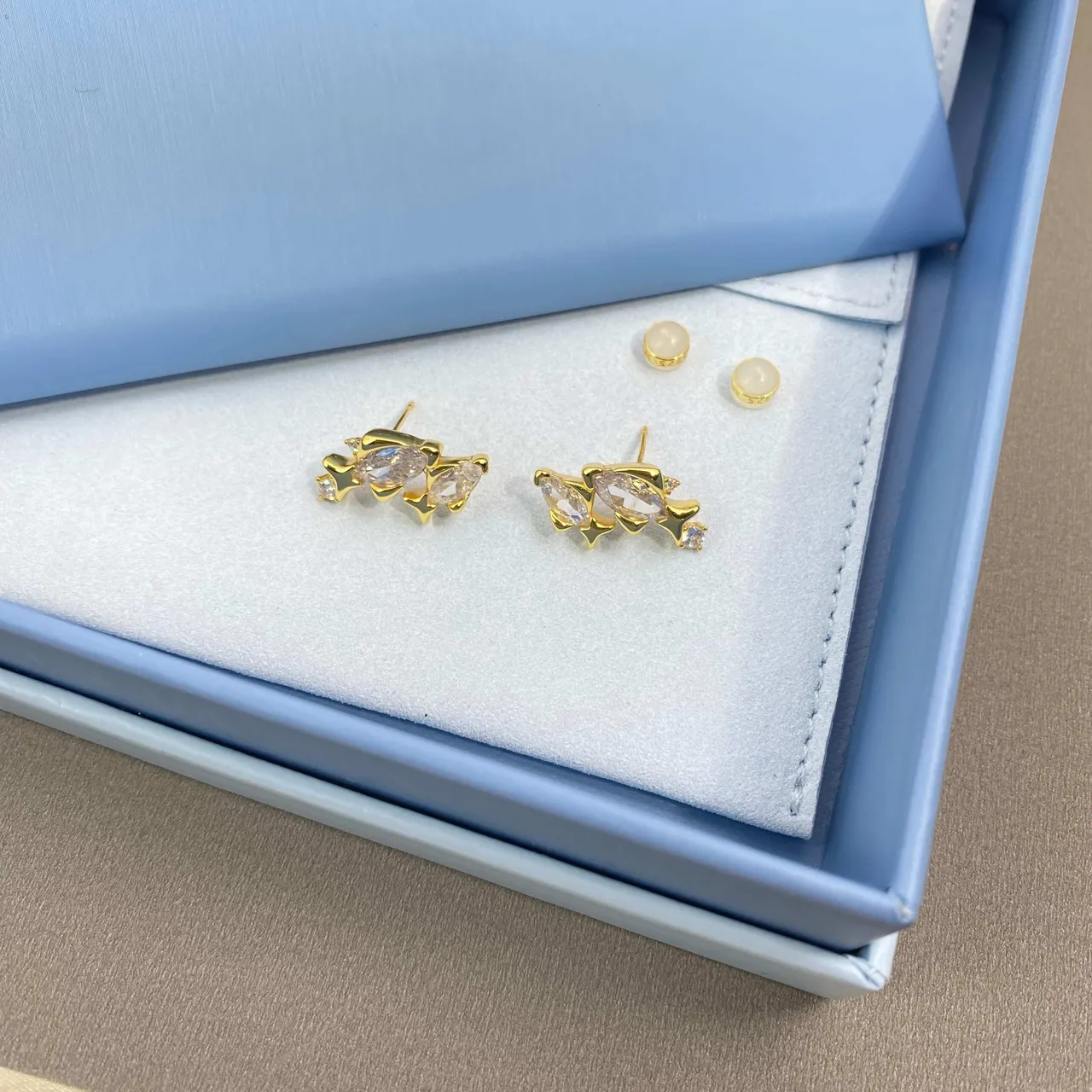HEFANG Fish-Shaped Marquise-Cut Stone Gold-Tone Stud Earrings 8