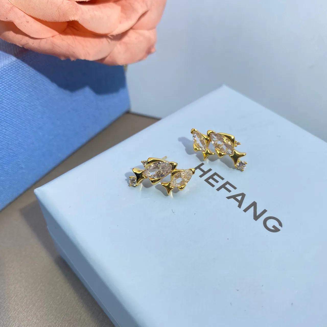 HEFANG Fish-Shaped Marquise-Cut Stone Gold-Tone Stud Earrings 9