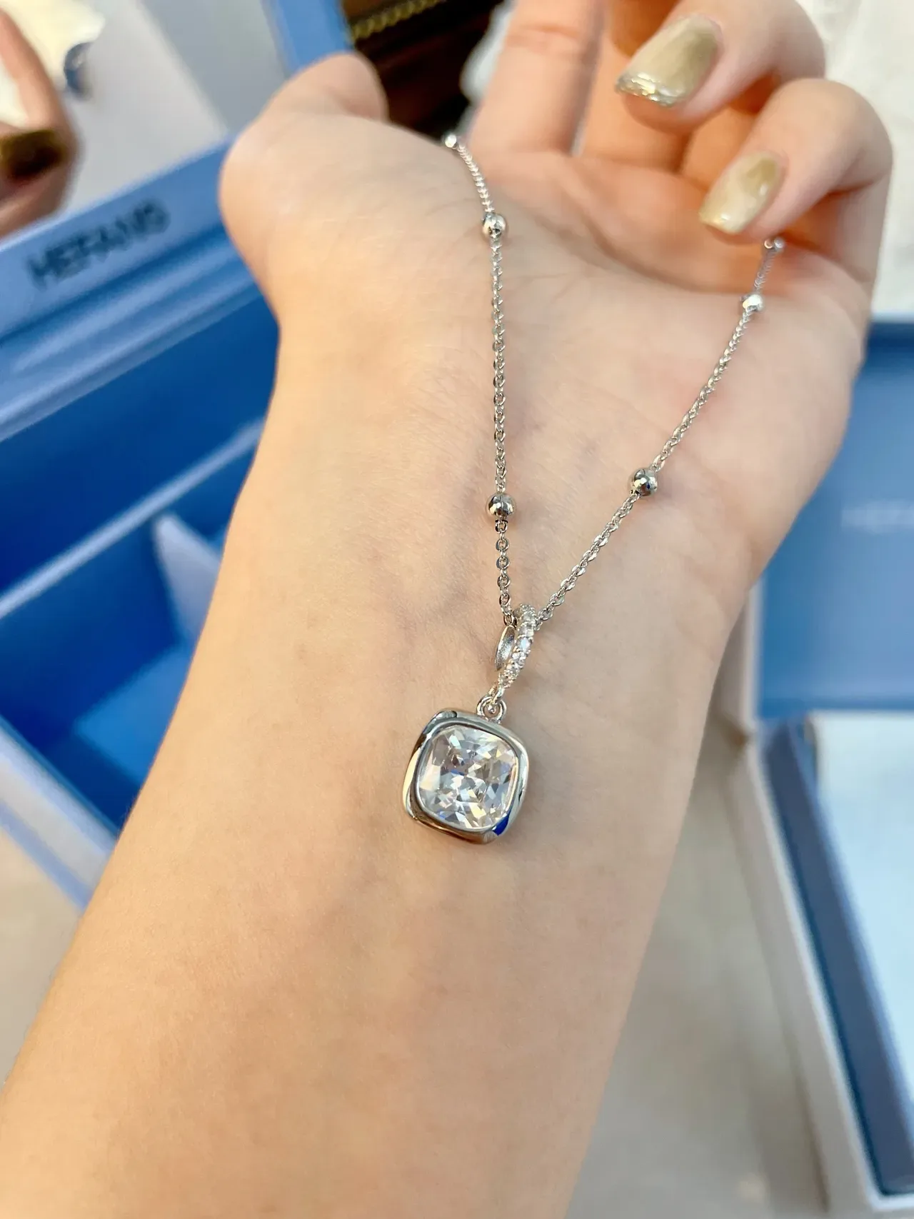 HERAND Cushion-Cut Bezel-Set Pendant Necklace 6