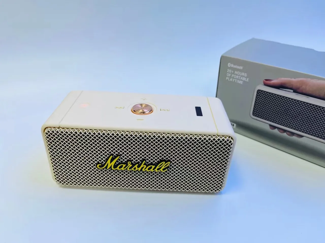 Marshall Beige Gold Forma rectangular compacta Rejilla de metal con patrón de diamante Altavoz portátil 10