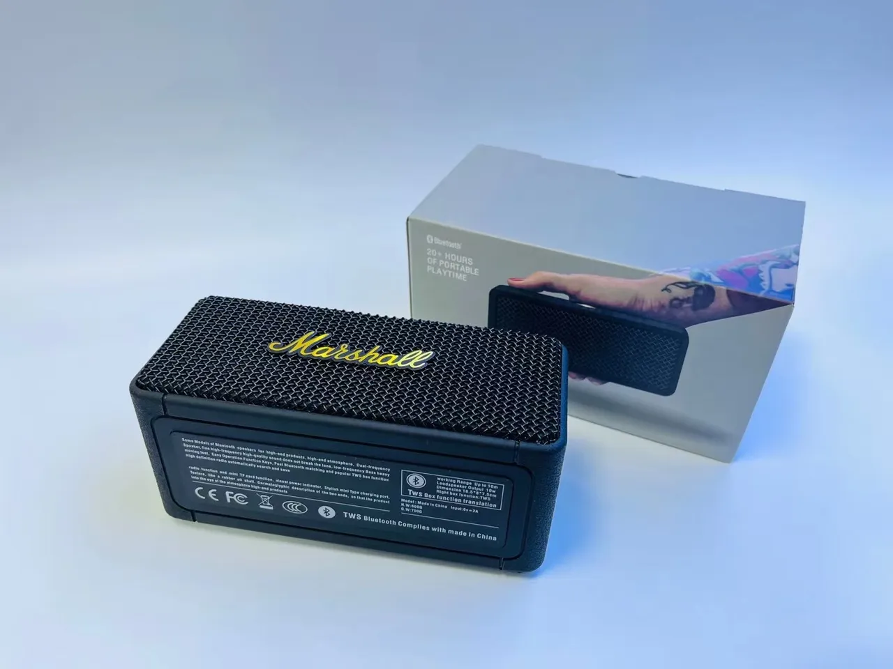 Marshall Beige Gold Forma rectangular compacta Rejilla de metal con patrón de diamante Altavoz portátil 14