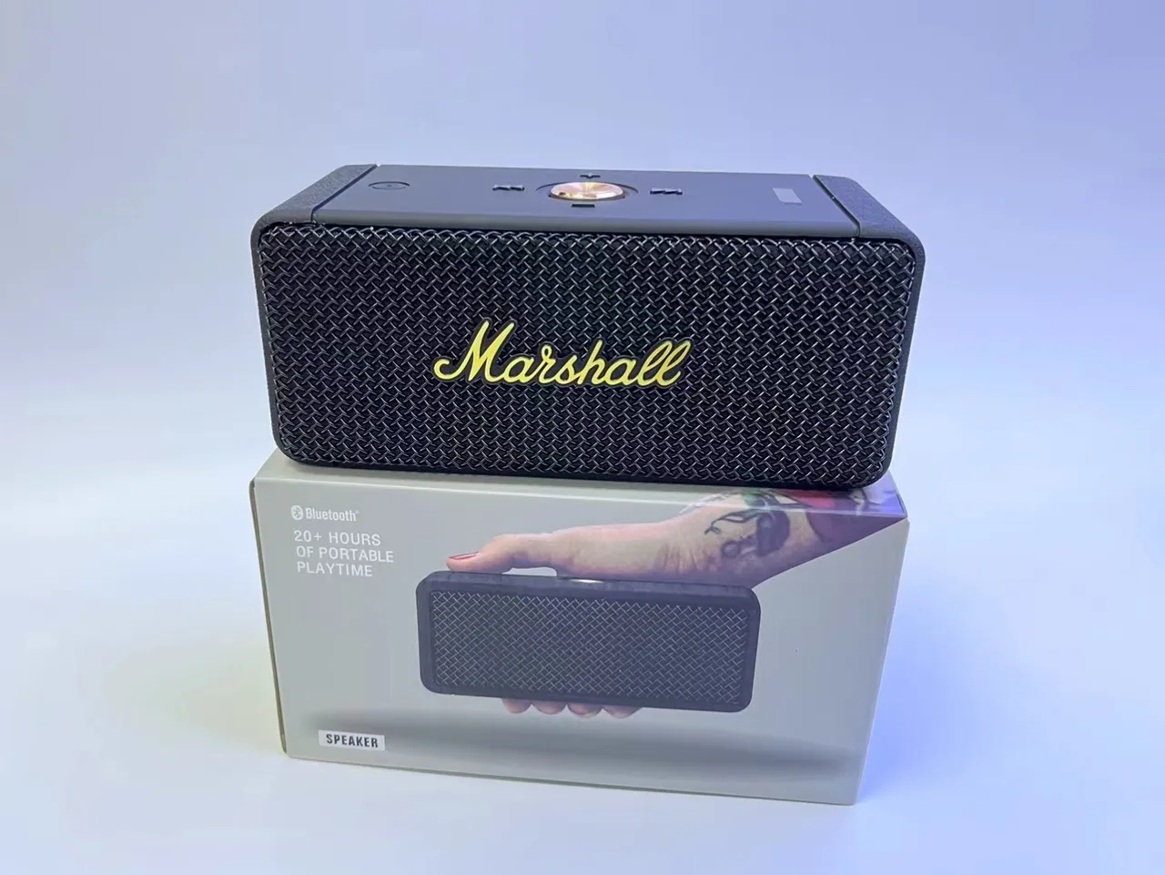 Marshall Beige Gold Forma rectangular compacta Rejilla de metal con patrón de diamante Altavoz portátil 15