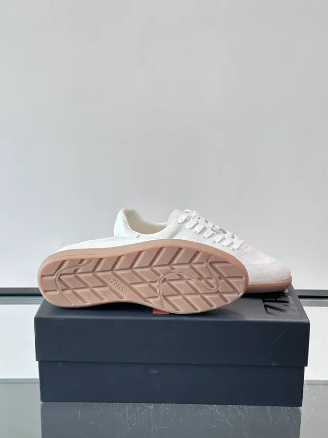 Off-White Suede Low-Top Gum Sole Lifestyle Sneakers 2