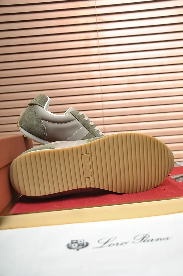 Tênis Runner Retro Minimalista de Camurça Verde Oliva e Bege 4